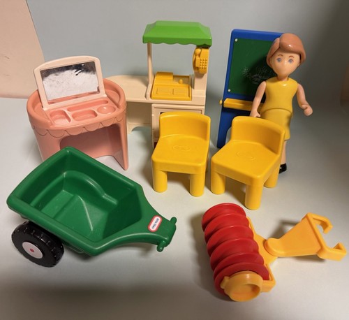 Vintage little tikes dollhouse - tikes,