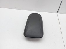 Centre console leather arm - centre,