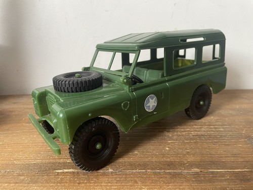 Land rover plastic model - land,