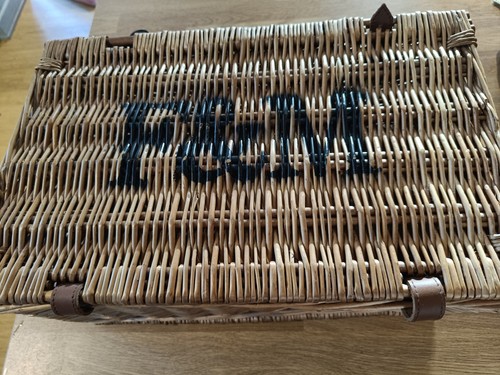 And small wicker basket - m,
