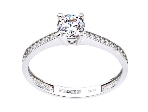 9ct white gold - gold, 0.50ct