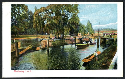 Molesey lock between - between, hampton