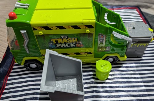 The trash pack - trash, truck
