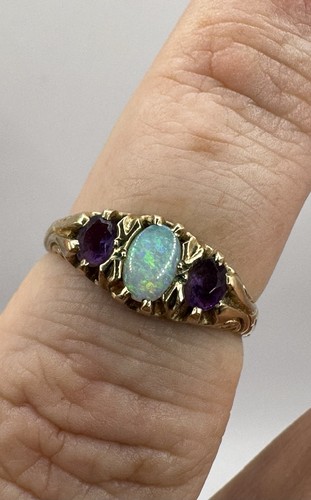 9ct gold ring with - 9ct,