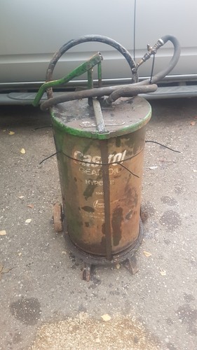 Castrol oil dispenser pump - dispenser,