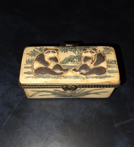 Vintage carved trinket - carved, box