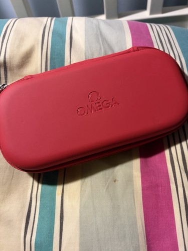 Red omega travel case - red,