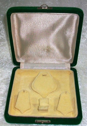 Antique emerald green velvet - antique,