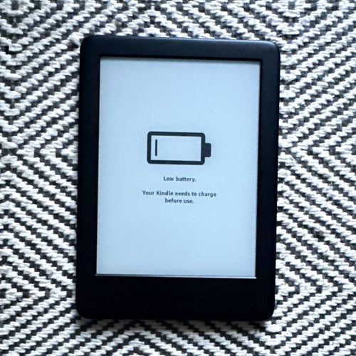 Amazon kindle 8gb - 8gb, ink