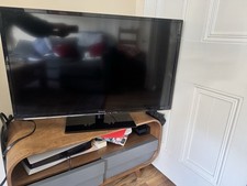 Panasonic TX-L39B6B 39-inch Full HD Viera LCD TV with Remote Control