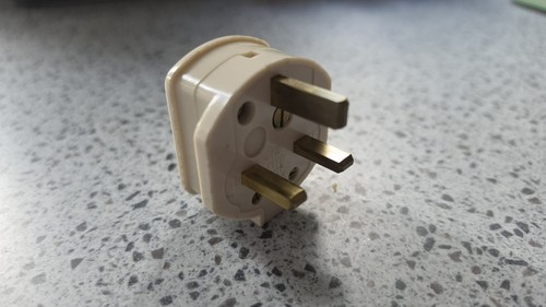 Vintage white 13a bakelite - white,
