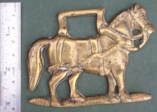 Horse brass standing - 3d,