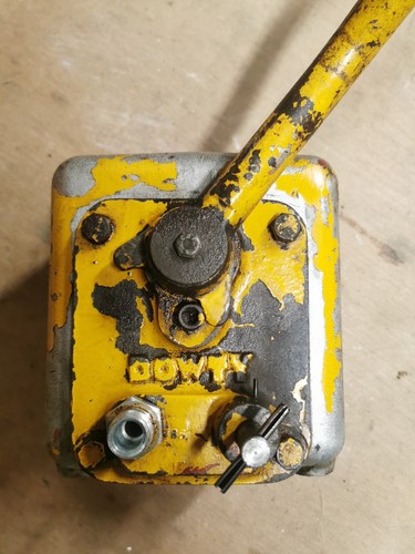 Dowty double action - , hydraulic