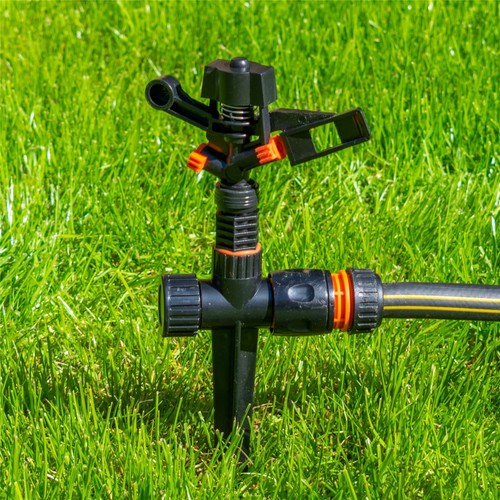 Pulsating lawn sprinkler - lawn,