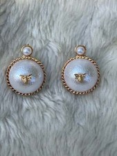 beautiful bumblebee faux pearl