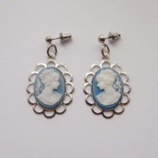 BN Vintage 1980's Silver-Tone Metal, Blue & White Cameo Stud Earrings Deadstock