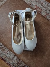 XY London Wedding Flats Ivory