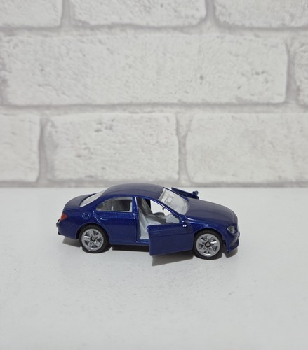 Siku scale mercedes benz - scale,