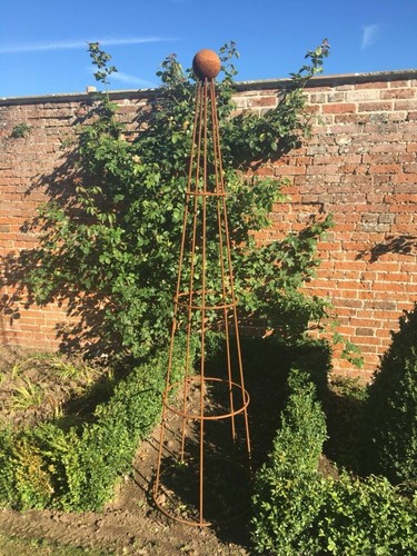 Conical obelisk rustic - 1.9m,