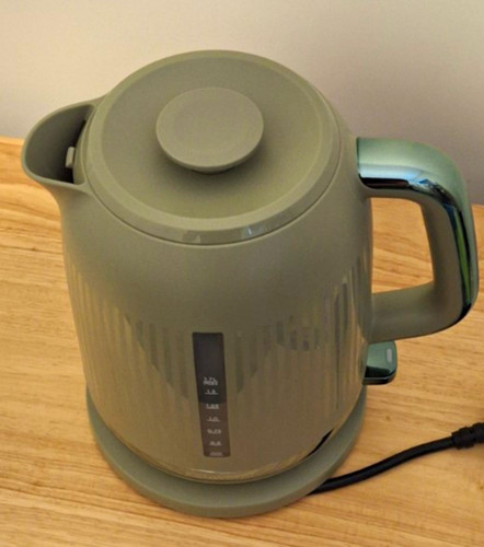 Kenwood dusk 3kw cordless - 1.7l,
