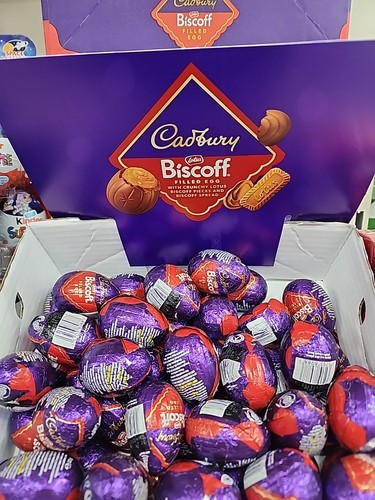 Cadbury biscoff egg - biscoff,