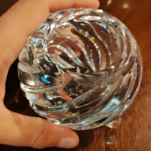 Clear swirl cut glass crystal - clear,