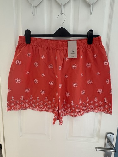 Women shorts size 18 - women’s,
