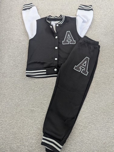 Boys tracksuit set size 5 - tracksuit,