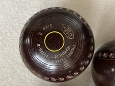 Thomas Taylor Bowls Size 5M with Carry Bag. Good Condition