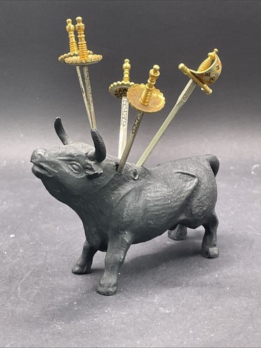 Toledo bull and sword - bull, 5x