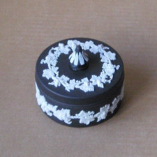 Wedgwood BLACK Jasperware Small Vine CANDY BOX Boxed