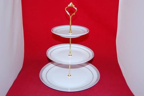 Swan elegant tier cake - 3,