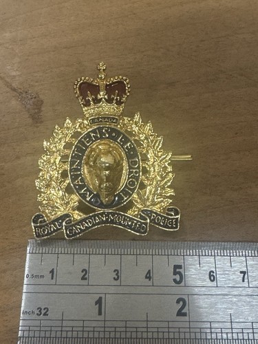 Royal canadian mounted police - royal,