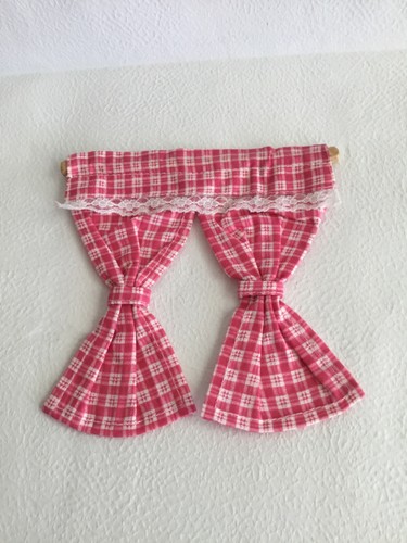 Dolls house scale pink - 1:12,