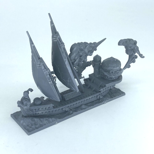 Man war dreadfleet flaming - man,