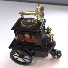 VINTAGE 1970s MUSICAL GRAMOPHONE CART WITH MOVING PARTS JEWELLERY BOX