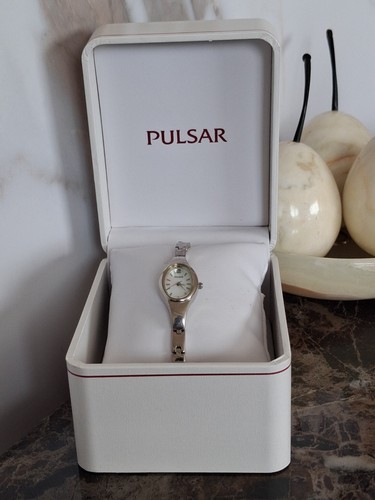 Ladies vintage pulsar watch - vintage,