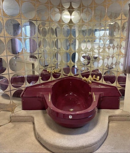 Bathroom suite - , 70’s