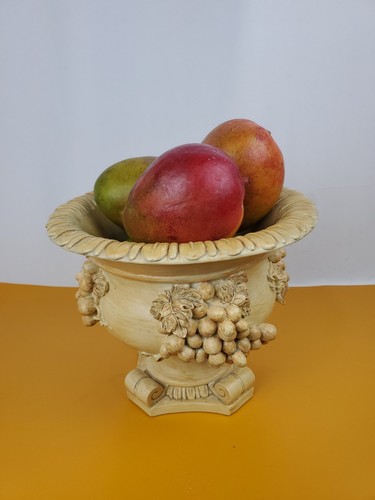 Resin vineyard planter - resin, fruit