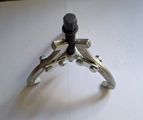 Leg puller gear hub - leg,