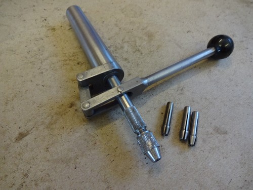 Sensitive lathe drilling