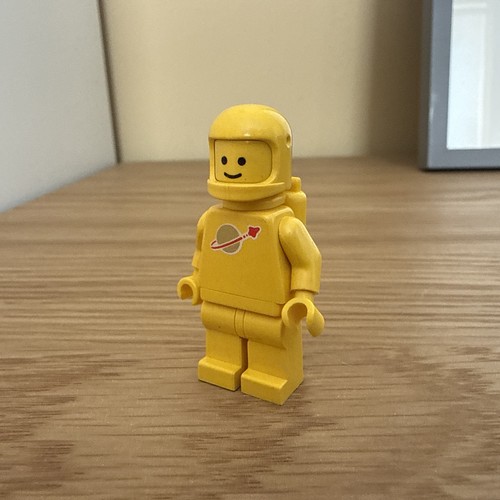 Rare lego classic yellow - 🟡,