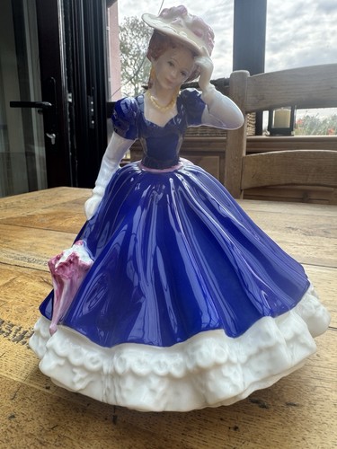 Mary royal doulton figure of - doulton,