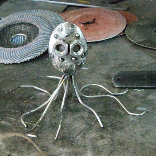 Unique recycled art - -, octopus