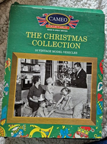 Cameo corgi christmas - cameo,