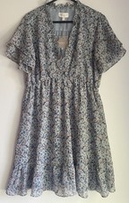 Apricot Women’s Blue Floral