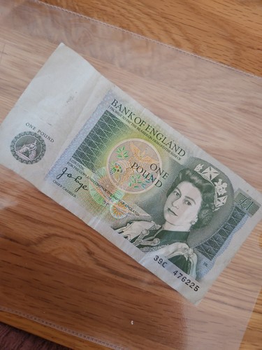 Bank england one pound - pound, note