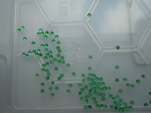 1mm green cubic zirconia round - green,