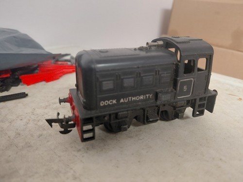 Triang dock yard shunter - dock,