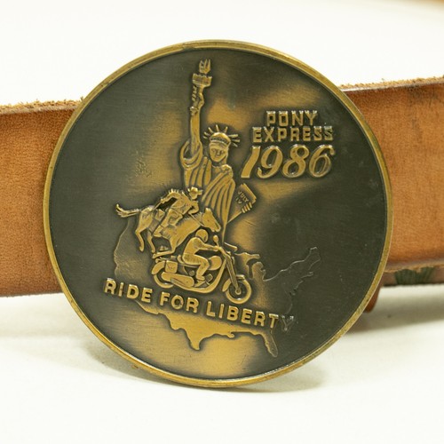 Gold wing road - gold,